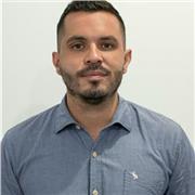 Profesor para enseñar cómo realizar estrategias de marketing para tu emprendimiento